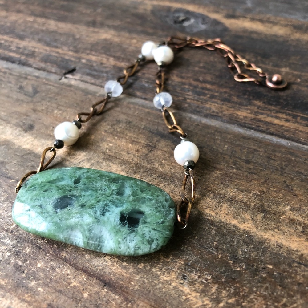 Natural Lodalite Short Gemstone Necklace